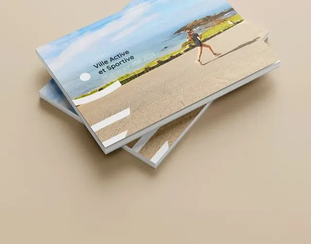 Brochures imprimées posées l’une sur l’autre